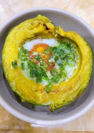Hình của món Eat clean: Trái bơ, trứng nướng.