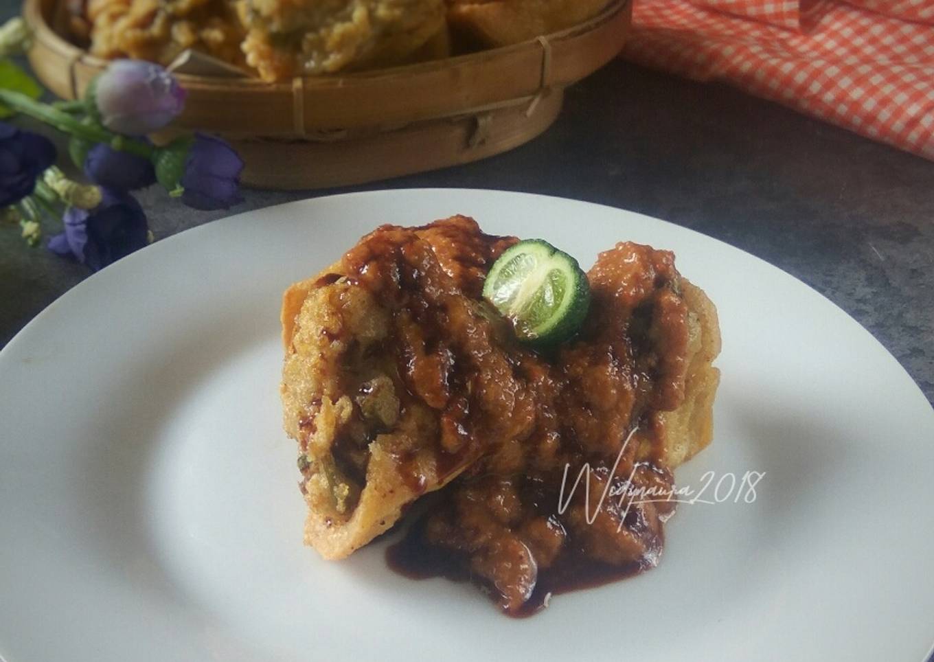 Batagor (baso tahu goreng)