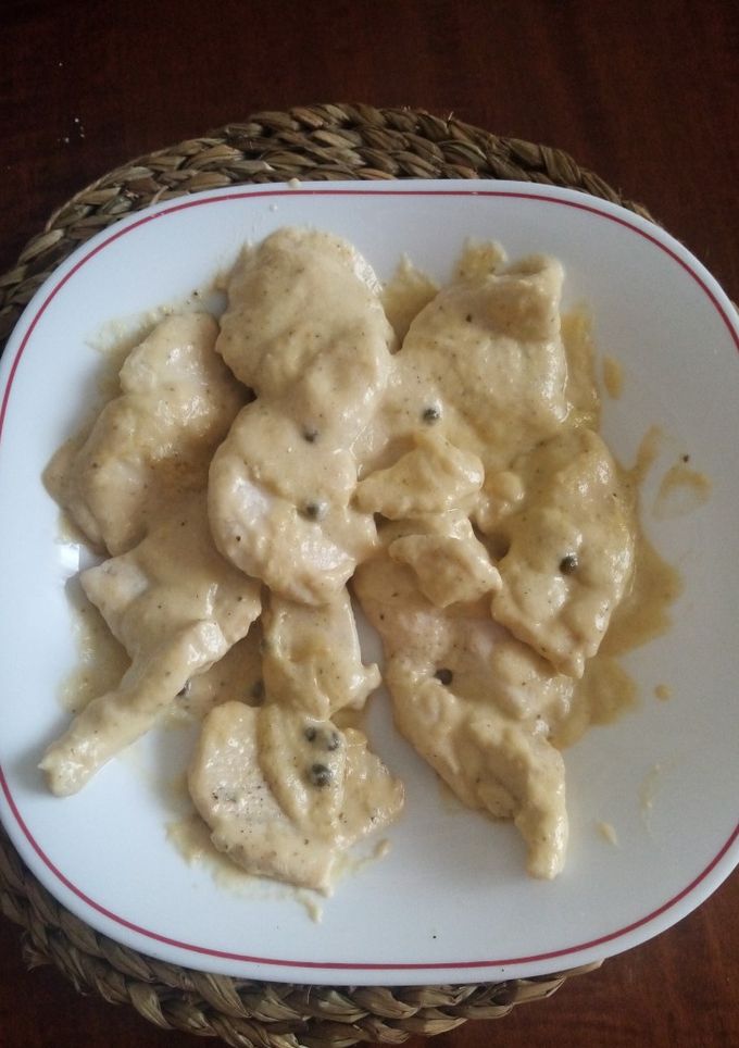 Una foto de Medallones de pechuga de pollo, a la pimienta verde