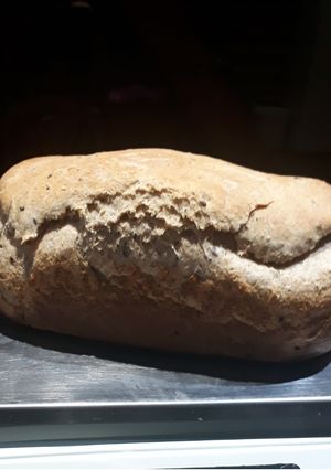 Una foto de Pan de molde integral con semillas