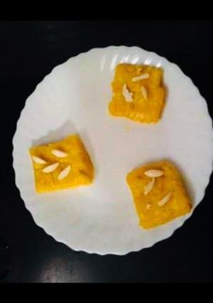 आम की बर्फी (aam ki barfi recipe in hindi) रेसिपी मुख्य फोटो