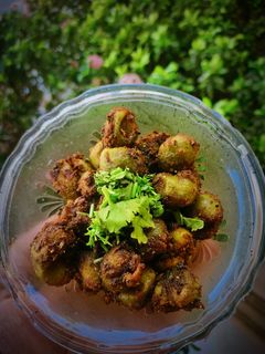 ગુંદા નું ભરેલું શાક (Gunda Bharelu Shak Recipe In Gujarati) રેસીપી મુખ્ય ફોટો