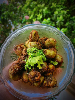 ગુંદા નું ભરેલું શાક (Gunda Bharelu Shak Recipe In Gujarati) રેસીપી મુખ્ય ફોટો