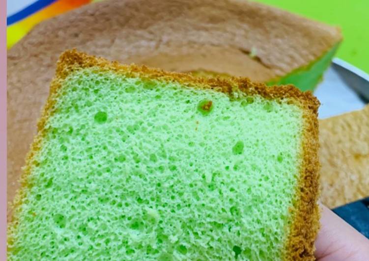 Pandan chiffon cake