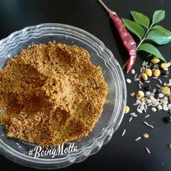 A picture of Rasam dry masala powder.