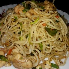 A picture of Mixed Chinese Noodles.