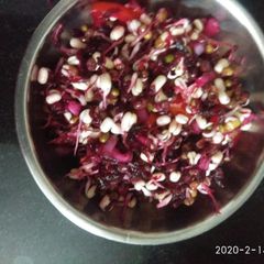 A picture of Salad of beetroot, tomato.