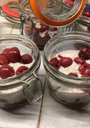 Meggyes-mákos egészséges pohárkrém recept fotója