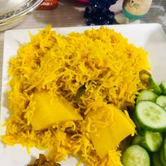 A picture of Aloo ki tahiri.