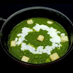 A picture of Palak Paneer.