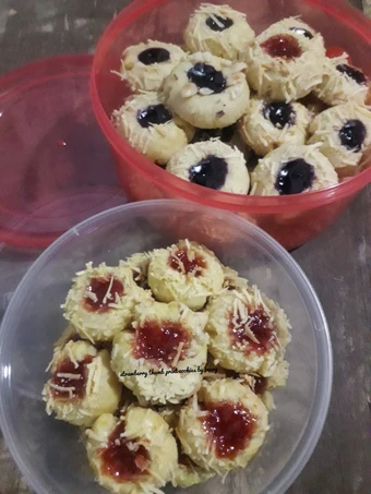 Easy Ways Prepare Recipes Strawberry thumb print cookies the Can Spoil the Tongue Can Pamper Your Tongue.