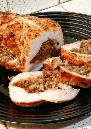 Foto di Arrotolato di pollo farcito con castagne