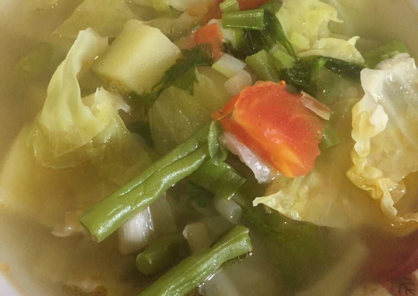 Sayur sop kaldu ayam