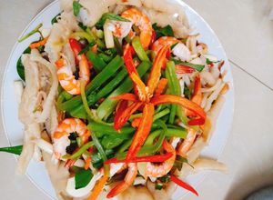 Hình của món Gỏi tiến vua.