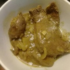 A picture of Liver with onion.