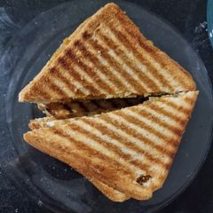 A picture of Potato sandwich (2 methods).