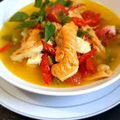 A picture of Sup ikan salmon.