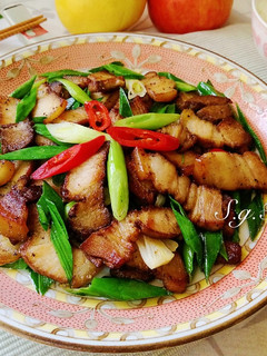 蒜苗炒鹹豬肉 的食譜成品照片
