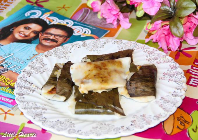 Carrot Vazhayila Ada / Kerala Style Steamed Carrot and Rice Dumplings