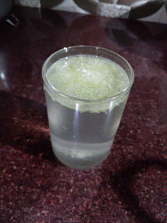 A picture of Simple lemon water.