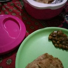 A picture of Masala poori.