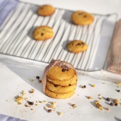 A picture of Chocolate chips cookies🍪.
