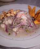 Ceviche de pescado y Camarón