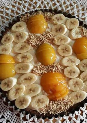 صورة لوصفة تارت الموز والخوخ الفاخرة