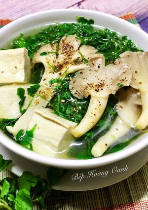 Hình của món Canh Nấm Bào Ngư Đậu Hủ Với Cải Xoong.