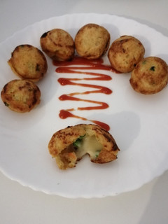 A picture of Moong dal Appe.