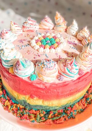 Une photo de Rainbow cake 🌈 (avec crème anglaise)