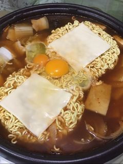 Foto resep Budae-jjigae (Army Base Stew)