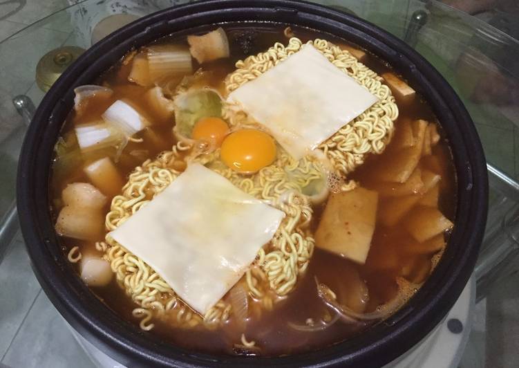 Budae-jjigae (Army Base Stew)
