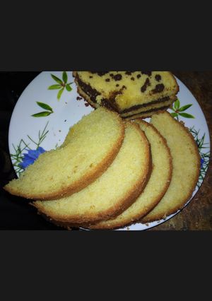 A picture of Vanilla cake with chocolate sauce*.