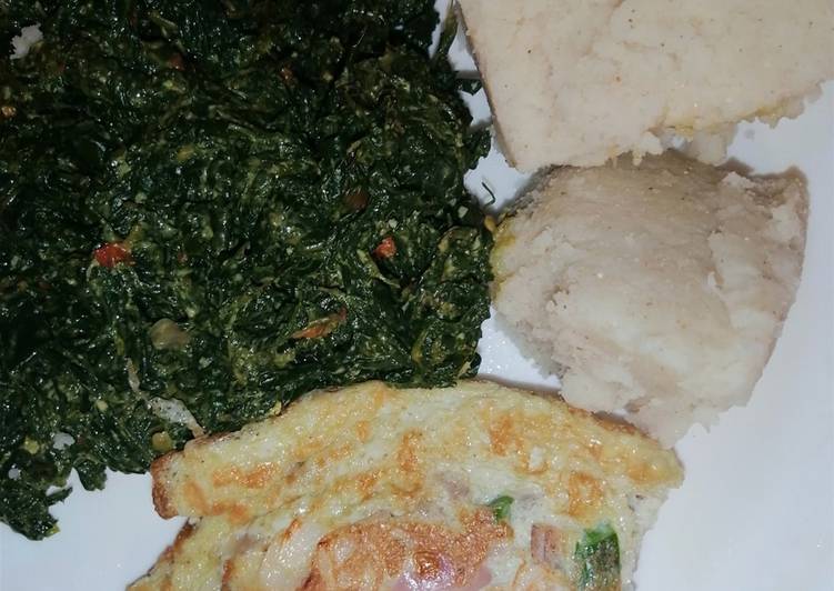 Recipe of Perfect Ugali, kunde cooked in cream with scrambled vegetable eggs