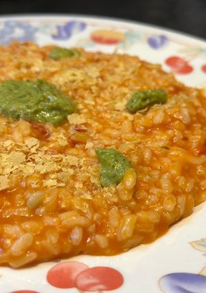 Foto di Risotto vegano con pomodorini e pesto