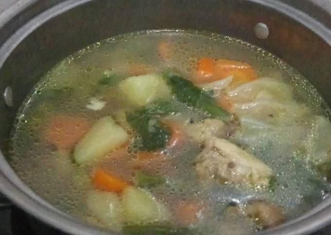 Sop Ayam Mudah & Simpel