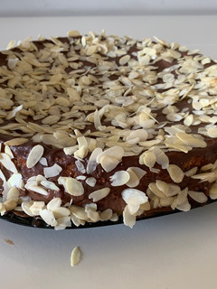 Una foto de Tarta de chocolate y flanin