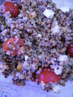 Una foto de Quinoa con lentejas