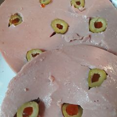A picture of Olive Loaf Luncheon Meat.