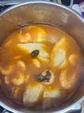 Caldo de pescado y camarones