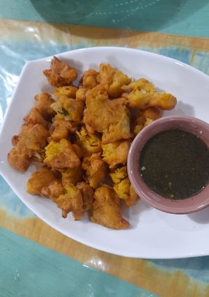 A picture of Street style pakory.