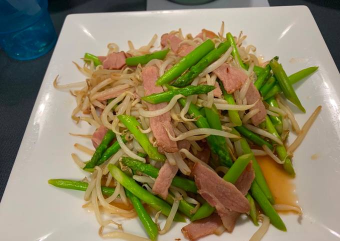 Easiest Way to Prepare Favorite Stir-Fry Asparagus &amp; Bean Sprouts &amp; Bacon