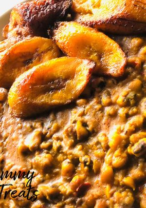 A picture of Beans porridge and plantain.