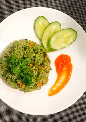 Hình của món Cơm chiên thảo mộc - 90 ngàn 3 món chay chanh sả :).