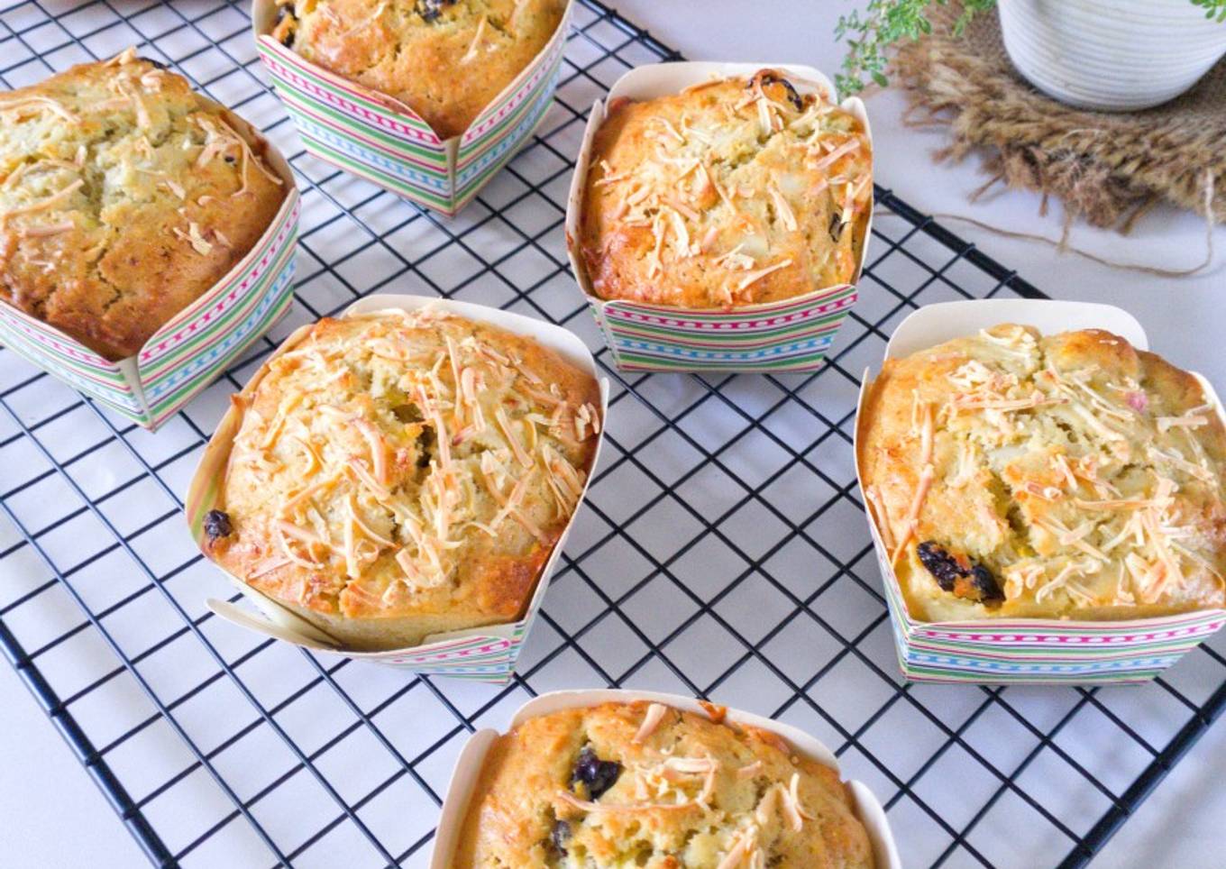 Banana muffin keju