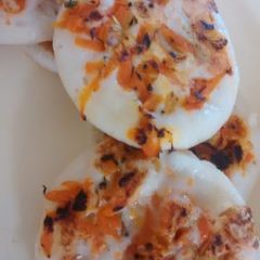 A picture of Vegetable idli with a fried twist.