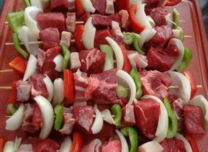Una foto de Brochetas de carne vacuna