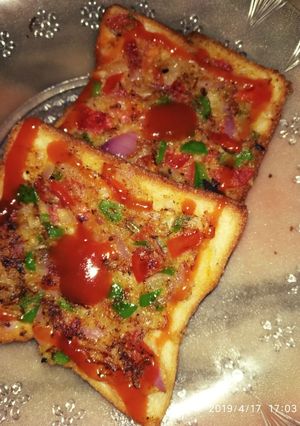 A picture of Bread pizza.