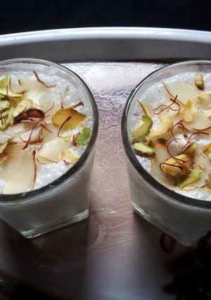 પંજાબી લસ્સી(lassi recipe in gujarati) રેસીપી મુખ્ય ફોટો